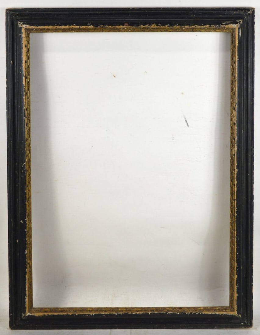ANTIQUE AMERICAN FRAME: A vintage carved, and gilt inner edge, frame (Heydenryk) based on an antique American frame. Measures: 32 1/2" x 24 1/2" rabbet: 28 3/8" x 20 3/8"