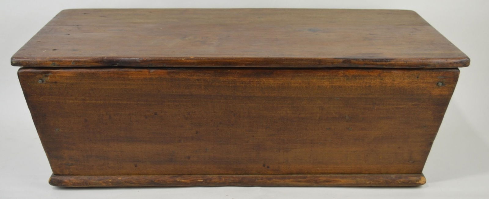 ANTIQUE WOODEN DOUGH BOX (1 of 4)