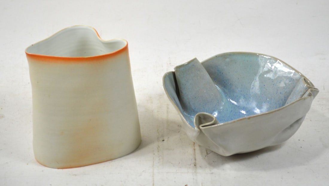 2 PIECES MODERN ART POTTERY ONE SIGNED: 2 modern art pottery vases / vessels. One marked with initials. Hudson valley origin. Measures: Largest 9 1/2" x 10" x 4 1/2"