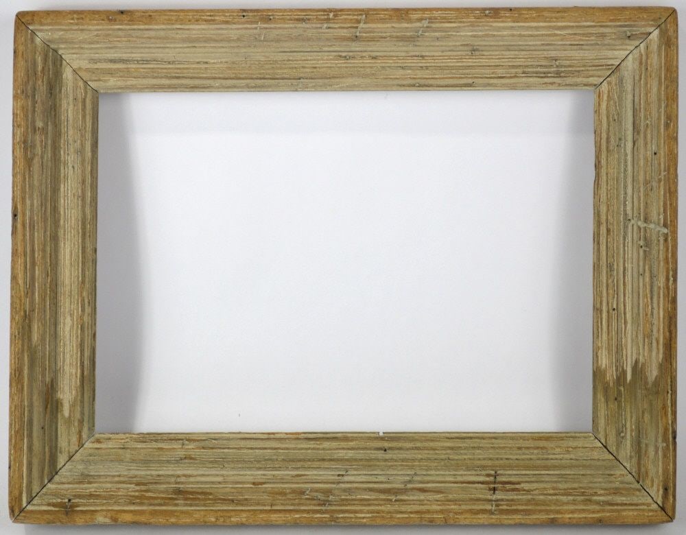 AMERICAN MODERNIST WORMY CHESTNUT FRAME: An American modernist frame in wormy chestnut by Heydenryk. Good standard size. Measures: 18" x 13" Rabbet: 14 1/4" x 9 1/2"