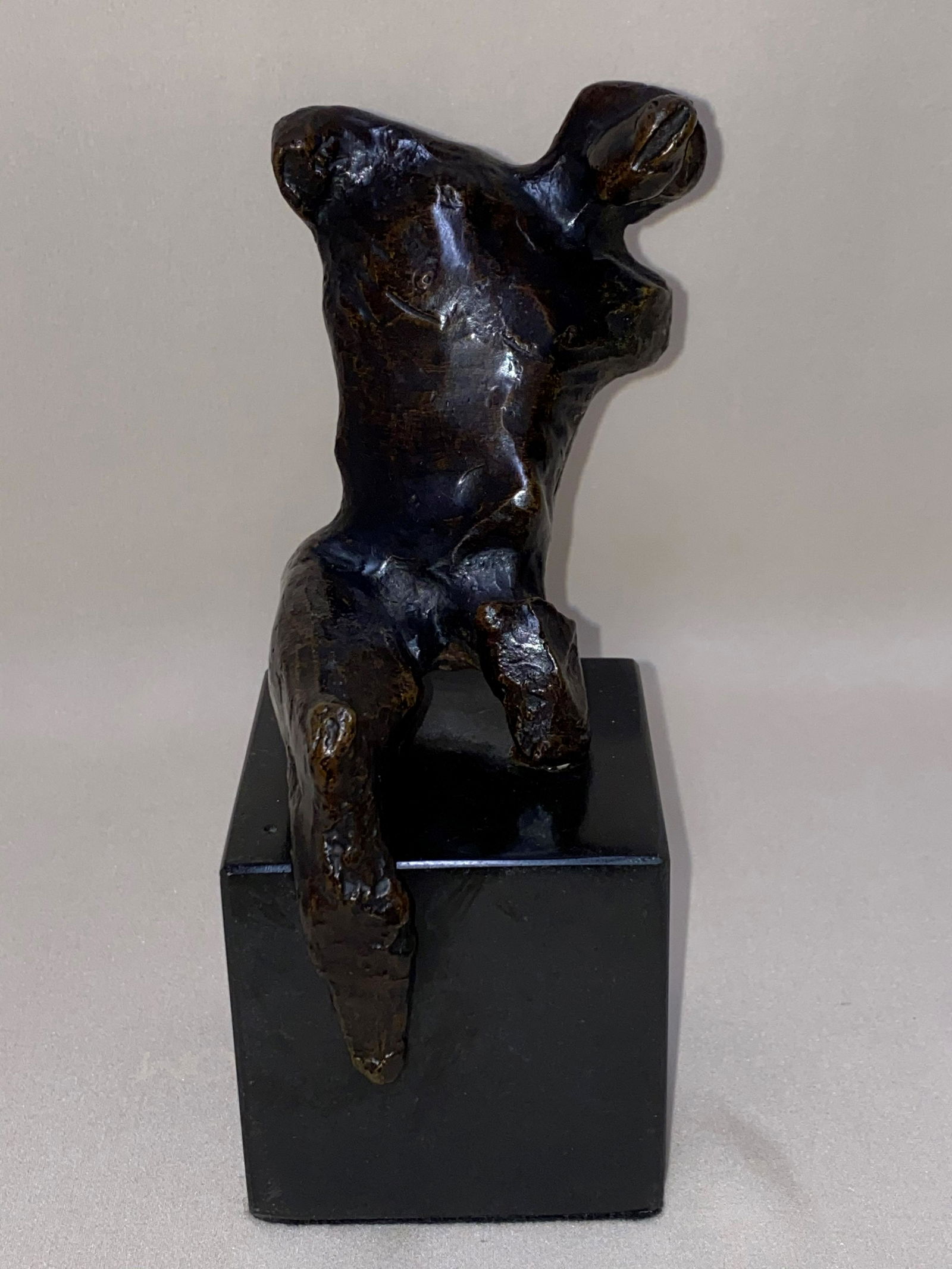 English Bronze sculpture Henry Moore broken leg: English Bronze sculpture Henry Moore broken leg Henry Moore ( 1898--1986) English Bronze Sculpture Signed Size Overall height 8.5"” after
