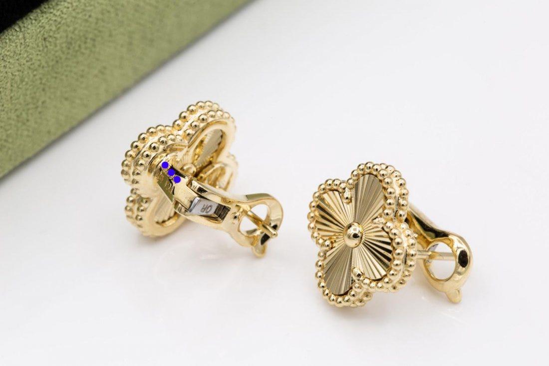 VAN CLEEF & ARPELS 18K VINTAGE ALHAMBRA EARRINGS (1 of 3)