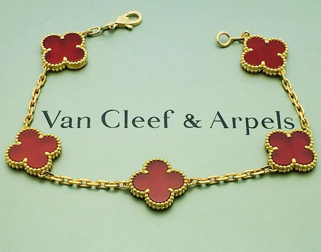 VAN CLEEF & ARPELS VINTAGE ALHAMBRA CARNELIAN 5 MOTIF (1 of 4)