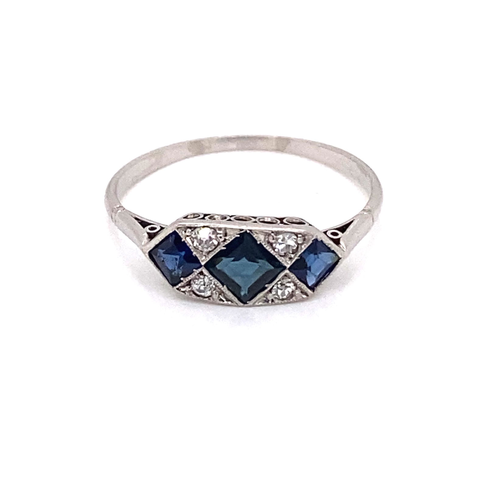 1920Õs Art Deco Platinum Diamond & Sapphire Ring (1 of 2)