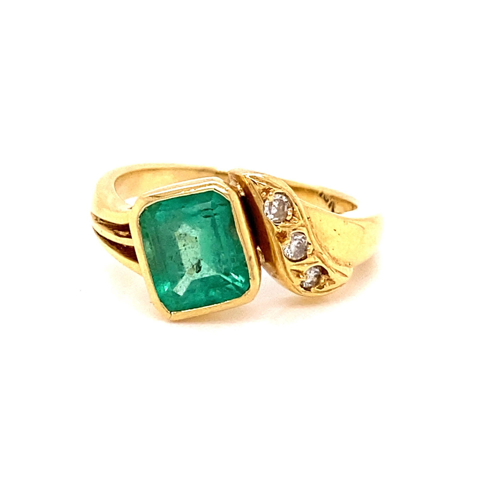 Old 18k Colombian Emerald Diamond Ring (1 of 2)