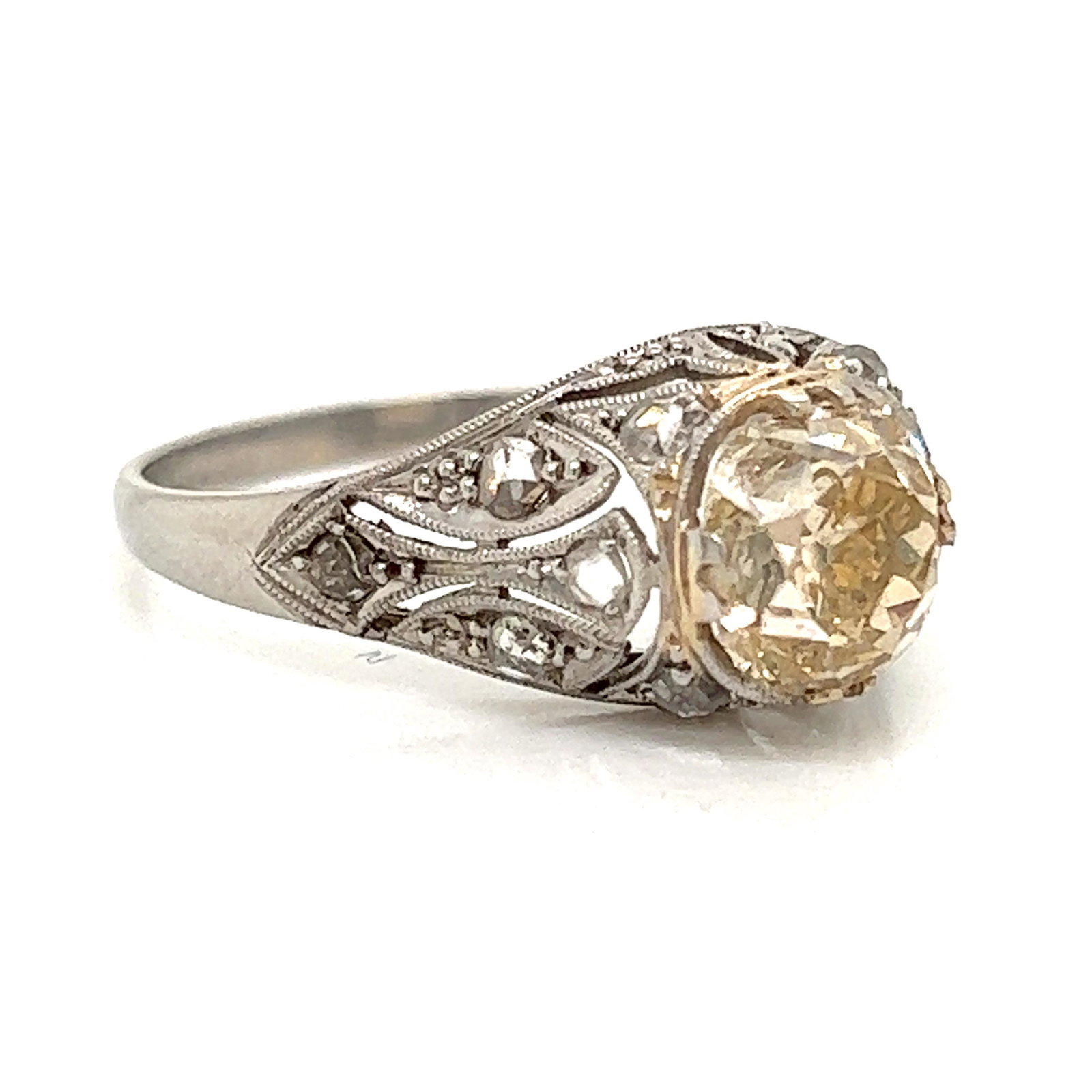 BE MINE Engagement Platinum Diamond Ring (1 of 3)