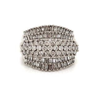 10k Diamond Ring : 10k White Ring 9.8g Diamond Approx. 2.60ct Ring Size 8.5 Measurmenets 0.73”x1”