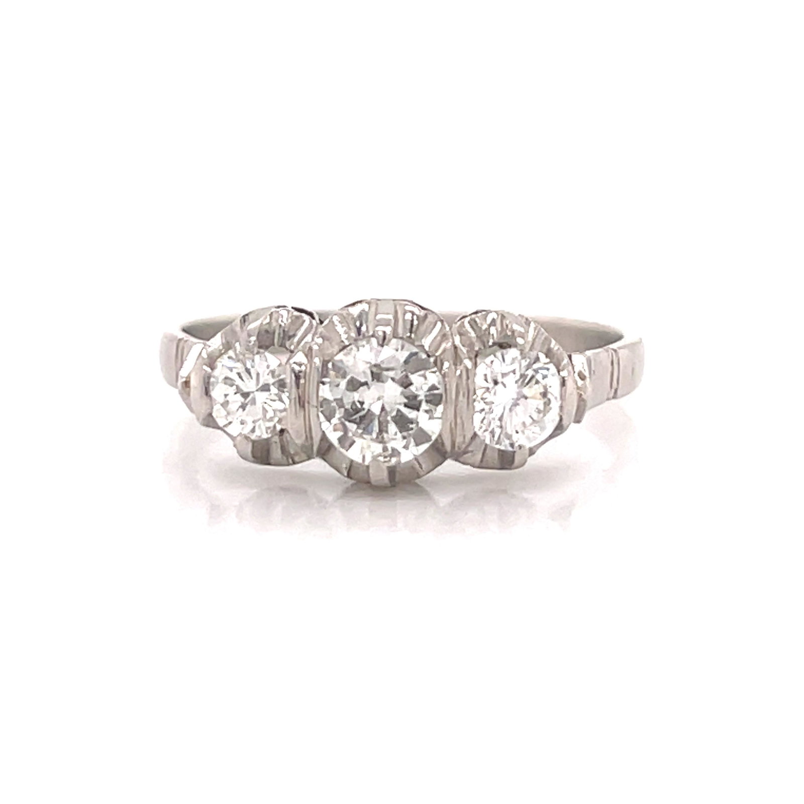 Edwardian Platinum Diamond Ring : Edwardian Platinum Weight 3.7gr Measurement 0.3”x0.8” Diamond Approx 1ct Vs1 G Ring Size 7.5 