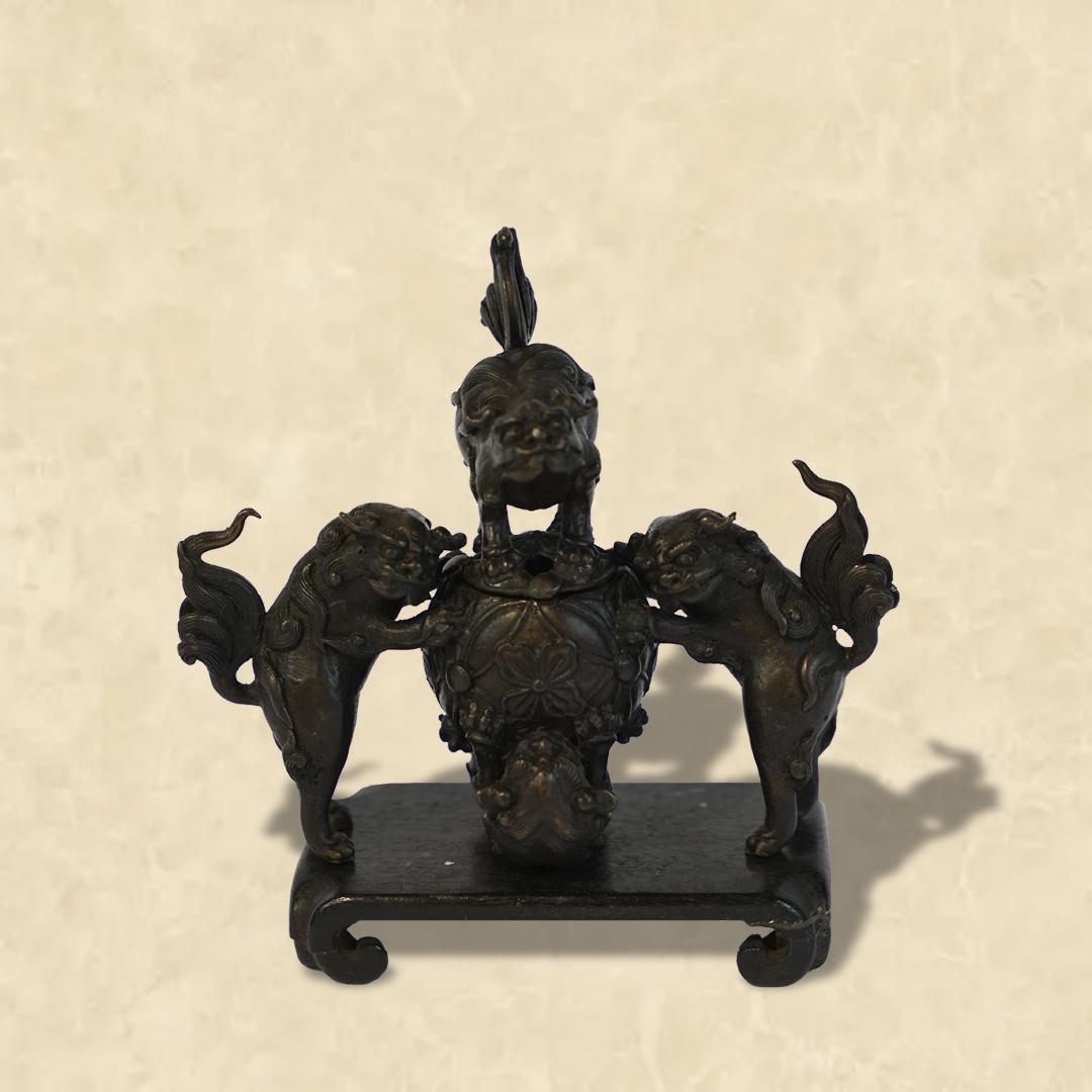 A fine XIX Century Chinese bronze (1 of 5)