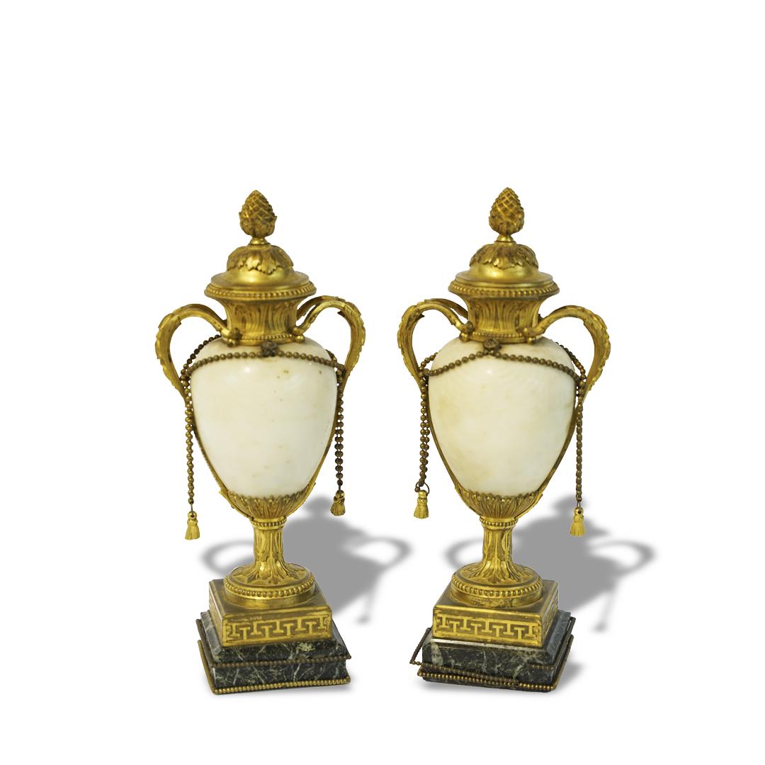Pair of XVIII century marble with ormolu mounted French cassolettes (1 of 3)