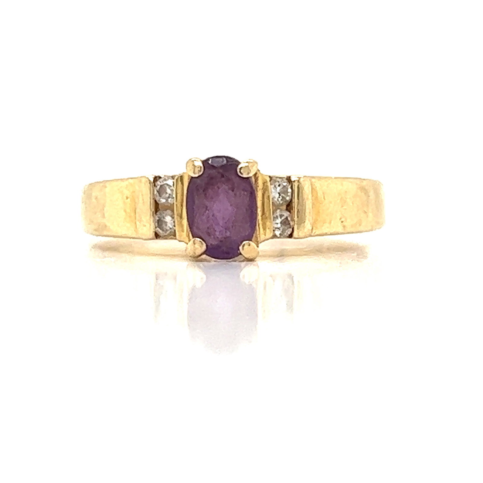14k Amethyst Diamond Ring : 14k Yellow Gold Weight 2.87g Amethyst Diamond Ring Size 6.5 Measurements 0.23”x0.76”