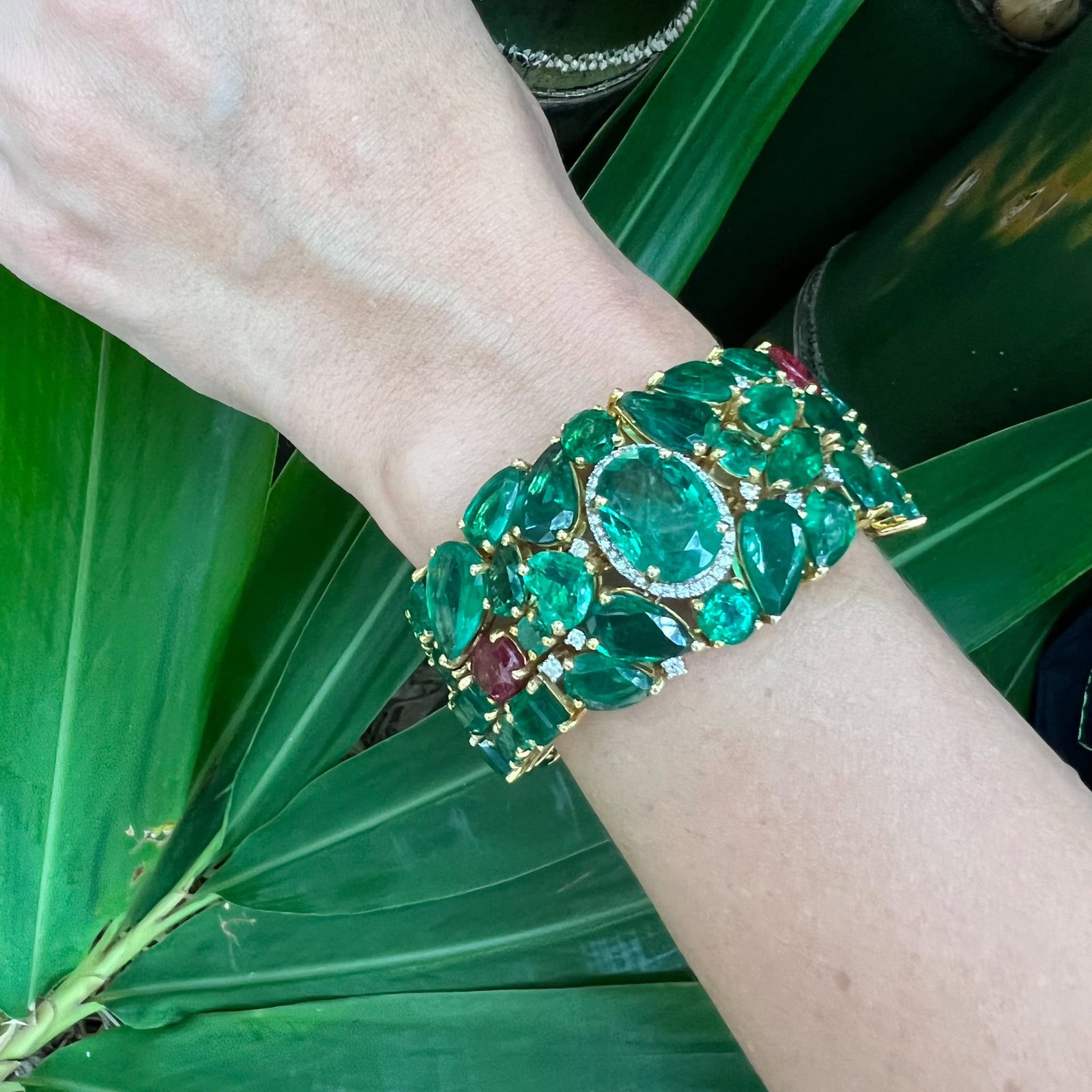 18k Emerald Red Spinel Bracelet : 18k Yellow Gold Weight 90.61g Emerald Approx. 101.14ct Red Spinel Approx. 12.84g Bracelet 7.2”x1.23”
