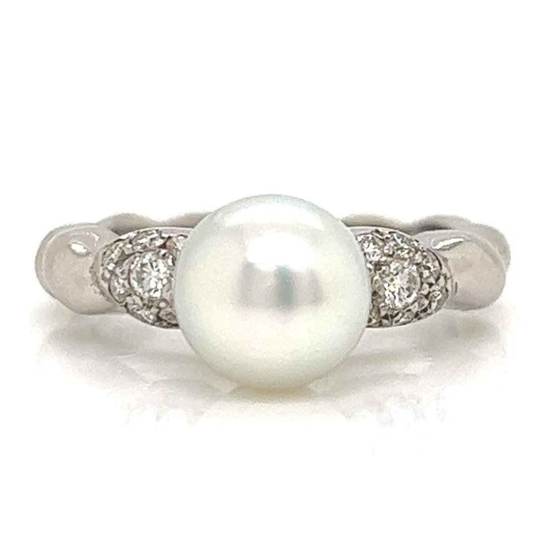 18K White Gold Pearl & Diamond Ring (1 of 4)