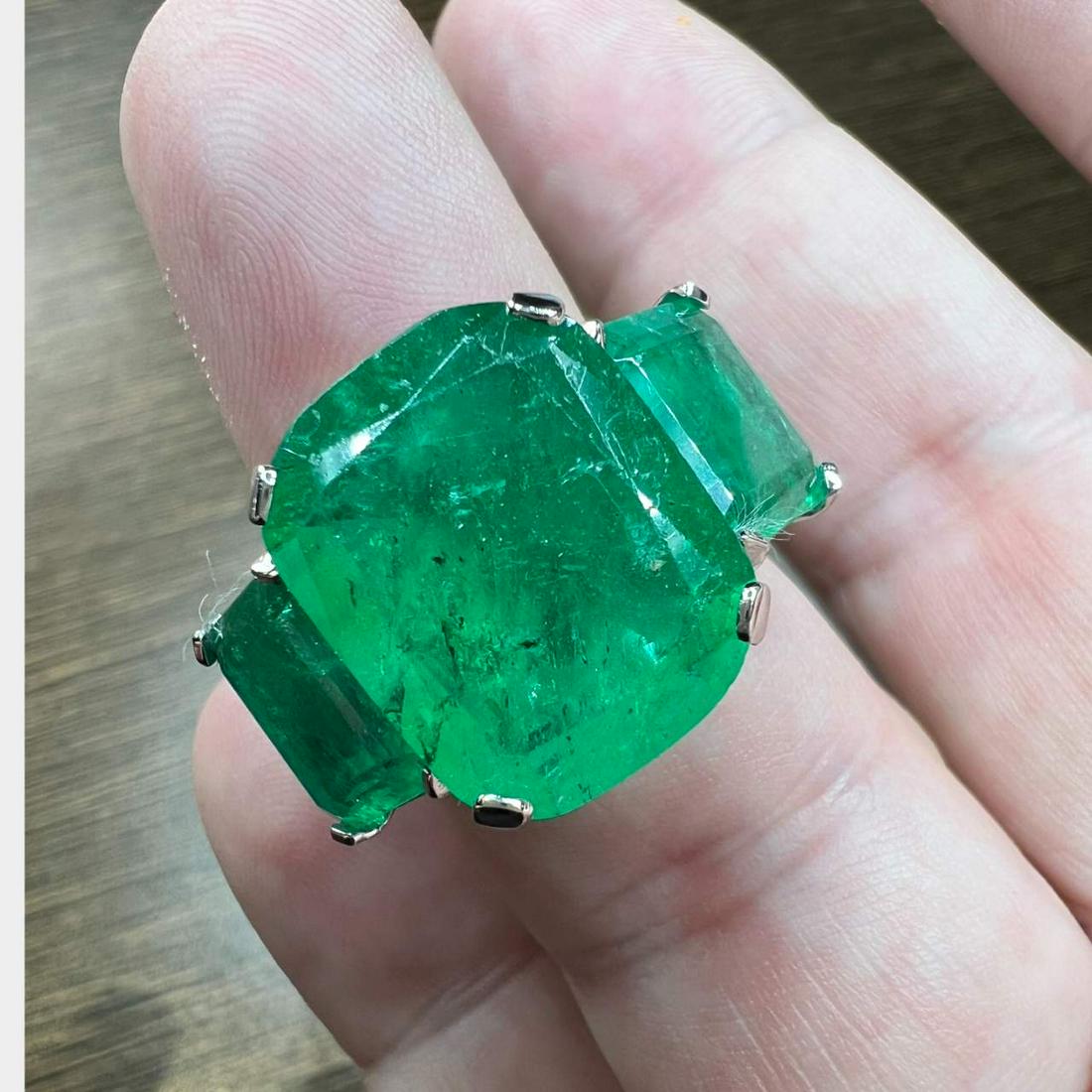 Art Deco Platinum Colombian Emerald & Diamond Ring (1 of 2)