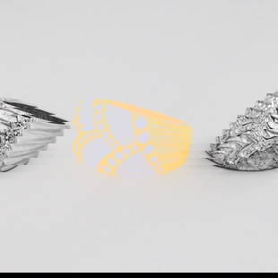 Michael Bondanza 18k & platinum Venti Ring: Michael Bondanza 18k & platinum Venti ring with 0.68ctw of EF color VVS clarity round diamonds. 14.25 grams