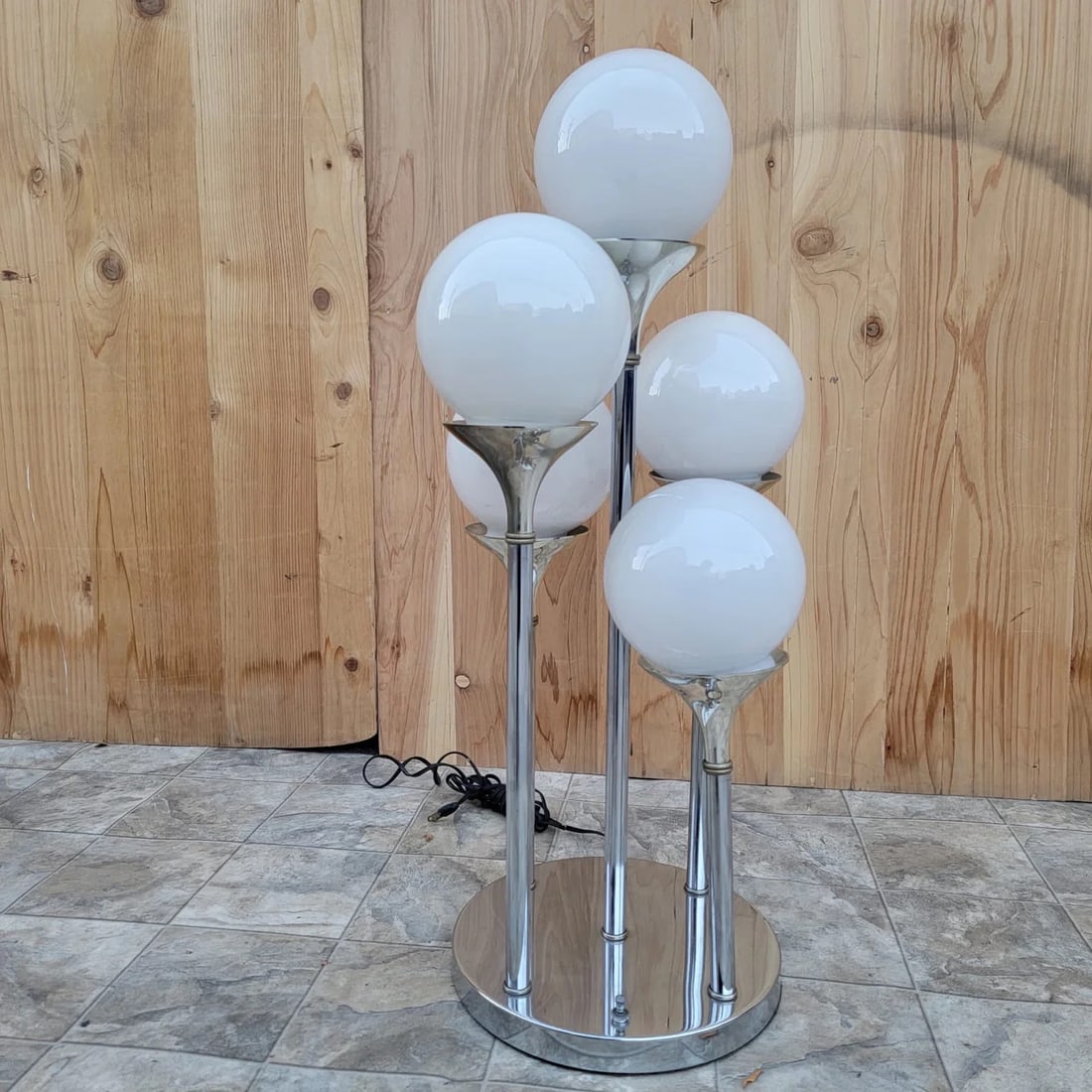 Mid Century Modern Robert Sonneman Style Chrome Globe 5 Bulb Table Lamp: Mid Century Modern Robert Sonneman Style Chrome Globe 5 Bulb Table Lamp Great chrome 5 globe bulb table lamp in the style of Robert Sonneman, Circa 1970 Dimensions: H 28"â€¨W 14.75"