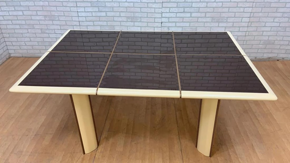 Mid Century Modern Cream Lacquered Tinted Mirror Top Extending Dining Table by Roche Bobois for: Mid Century Modern Cream Lacquered Tinted Mirror Top Extending Dining Table by Roche Bobois for Pierre Cardin This is a unique Mid Century Modern Cream lacquered extending dining table. The top is com