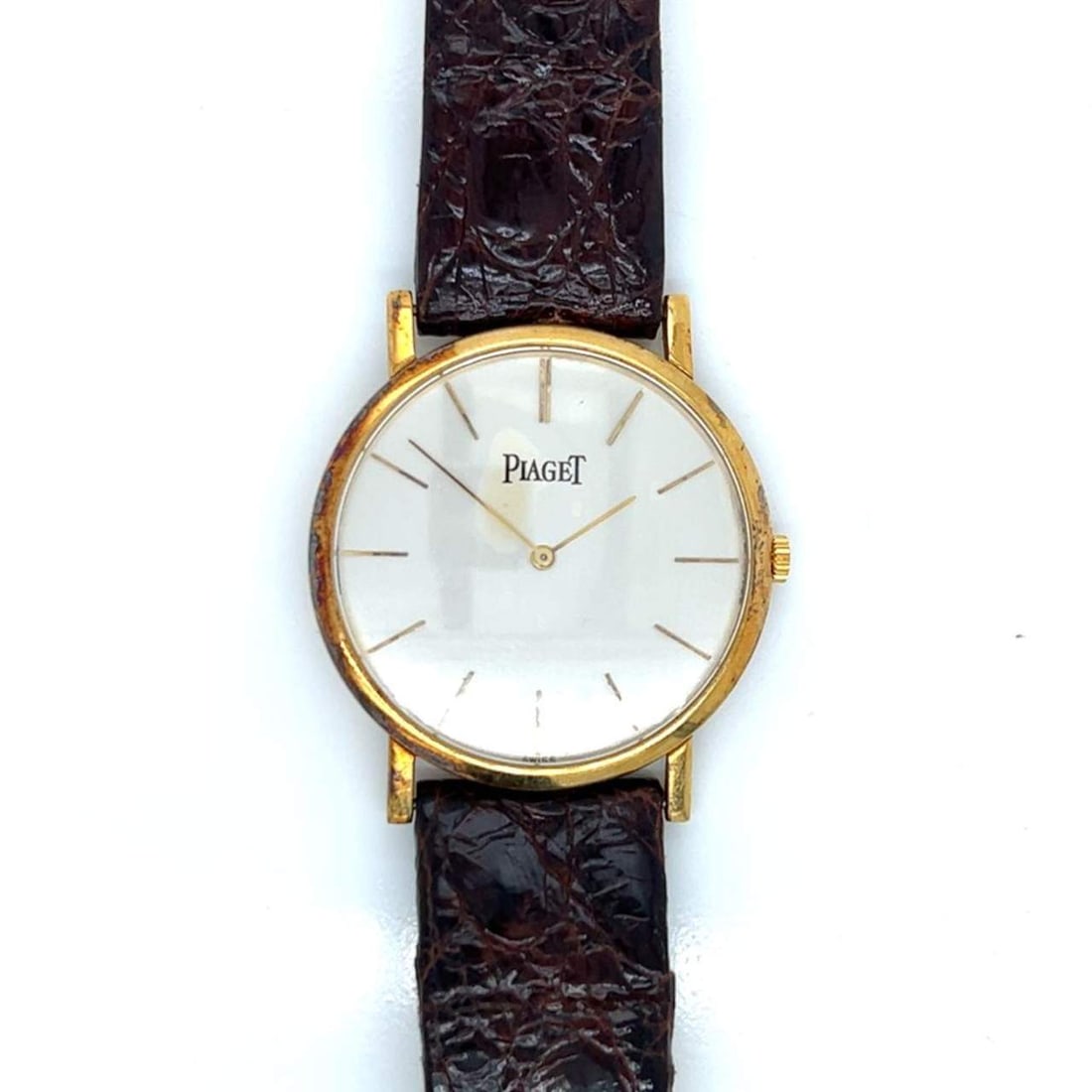 PIAGET 18K Yellow Gold Dress Watch: PIAGET 18K Yellow Gold Dress Watch Weighing 30.8 grams 31.5mm Case Manual winding movement Brown Crocodile strap Engraving on caseback