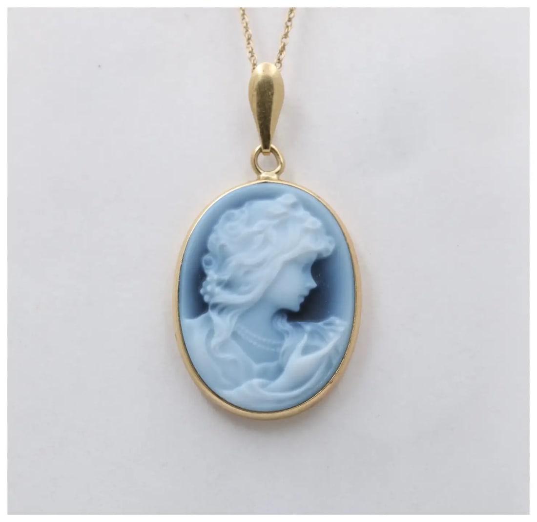 Vintage 14K Yellow Gold Blue Agate Cameo Womanâ€™s Portrait Pendant, Necklace. (1 of 3)