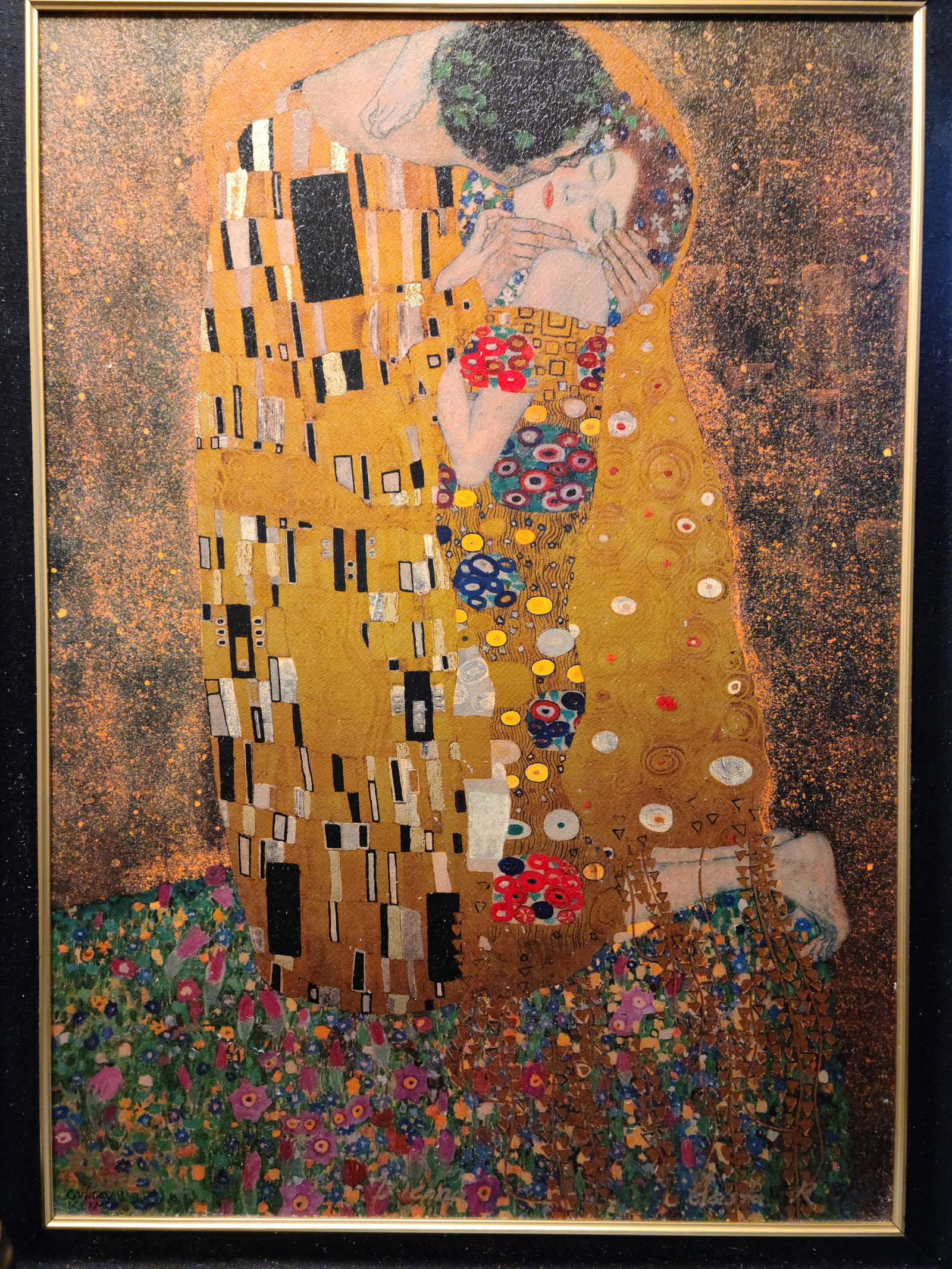 Klimt Ð The Kiss painting: Measurement: ~22Ó x 30Ó Ê Ê Ê Condition: Very Good.The original ÒThe KissÓ is an oil-on-canvas painting with added gold leaf, silver and platinum by the Austrian Sym