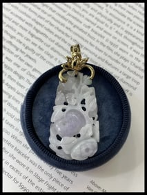 Vintage 14K Yellow Gold Carved Lavender Jade Immortality Pendant