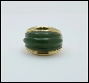 Vintage Spinach Nephrite Jade 18K Yellow Gold Ring