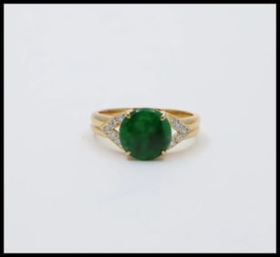 Vintage 18K Gold Green Aventurine and Diamond Ring