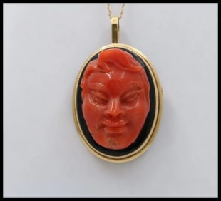 Vintage Coral Onyx 18K Yellow Gold Pendant Brooch