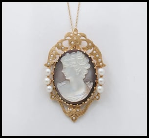 Vintage 14K Yellow Gold Carved Mother Of Pearl Cameo Brooch, Pin.