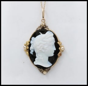 Victorian Cameo Seed Pearls Onyx 14K Yellow Gold Pendant