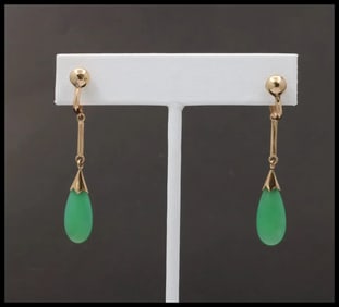 Vintage 14K Yellow Gold Green Chrysoprase Drop Earrings, Screw Back Earrings.