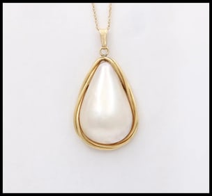 Vintage Mabe Pearl 14K Yellow Gold Pendant