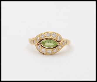 Vintage Bypass Peridot Diamonds 18K Yellow Gold Ring