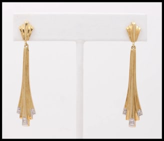 Lovely Vintage 14K Yellow Gold Diamonds Dangle Earrings