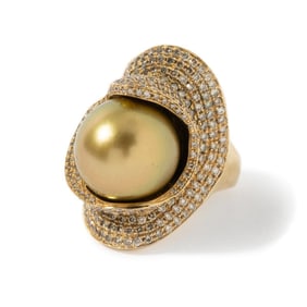 18K YELLOW GOLD PEARL & DIAMOND RING