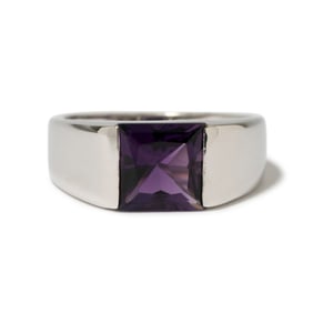 18K WHITE GOLD AMETHYST RING