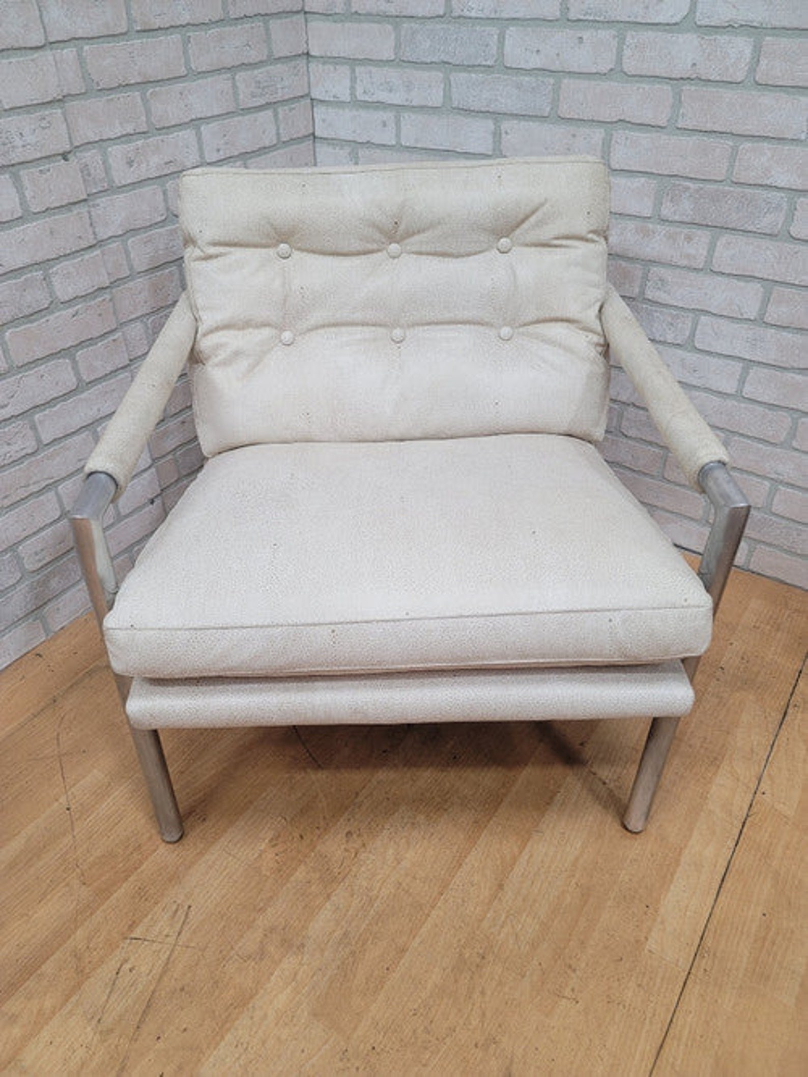 Mid Century Modern Milo Baughman for CY Mann Styled Chrome Flat Bar Chair Newly Upholstered: Mid Century Modern Milo Baughman for CY Mann Styled Chrome Flat Bar Chair Newly Upholstered. Circa 1960 H 31"W 30"D 32" Arm H 19"Seat H 18"