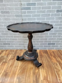 Maitland Smith English Victorian Hand Painted Lacquered Paper Mache Pie-Crust Table