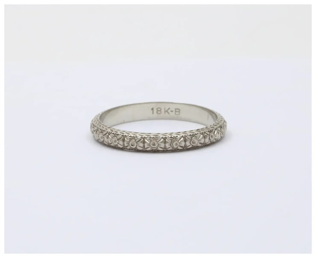 Art Deco Flower Blossom 18K White Gold Wedding Band Ring (1 of 2)