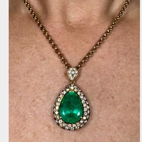 FRENCH 18K Yellow Gold Colombian Emerald & Diamond Necklace