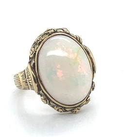 18k Retro Rose Detail Opal Ring