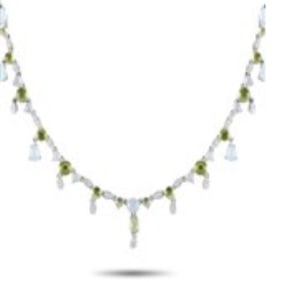 This Bucherer creation can do many things. It can accentuate your collarbone, draw attention to your