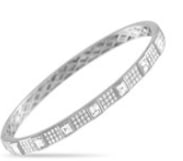 This impressive 18K yellow gold bracelet is a luxury piece that is ideal for everyday wear.