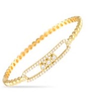 A simple, understated design makes this 18K white gold bracelet truly timeless. Ideal for any
