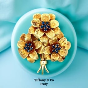 Tiffany & Co Italy Bouquet Of Flowers Sapphire 18K Yellow Gold Pendant/Brooch