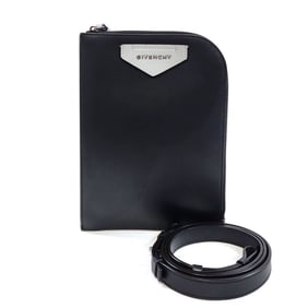 Givenchy Antigona Soft Crossbody Clutch Bag in Black