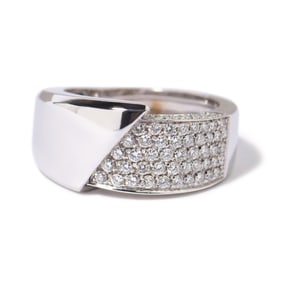 18K WHITE GOLD ITALIAN DIAMOND RING