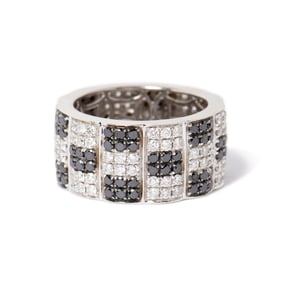 18K WHITE GOLD  DIAMOND RING