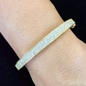 18K Yellow Gold 2.20 Ct. Diamond Bangle