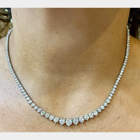 14K White Gold 12.25 Ct. Graduated Diamond Necklace